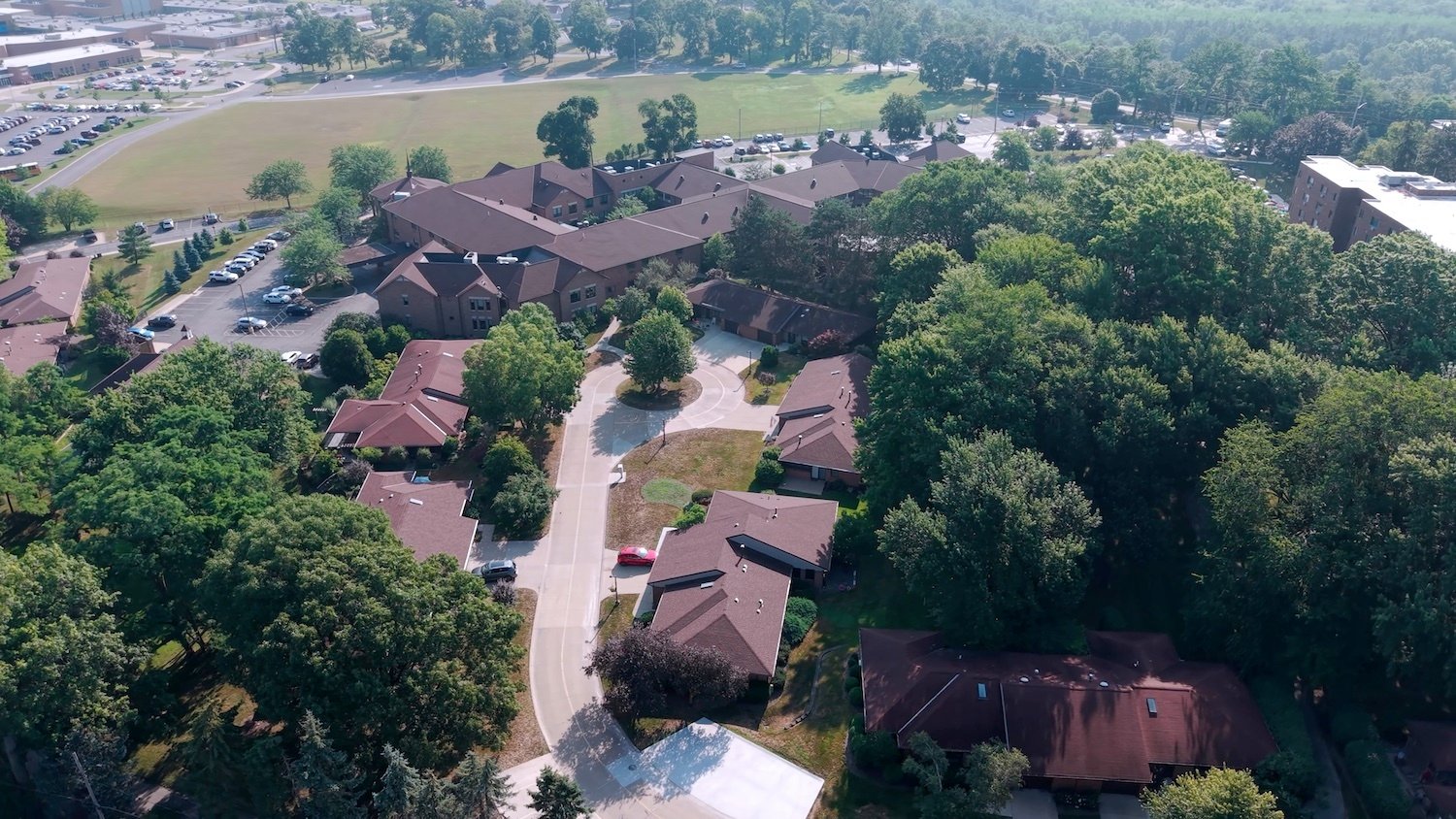 Reliable commercial landscape maintenance for large Ohio properties